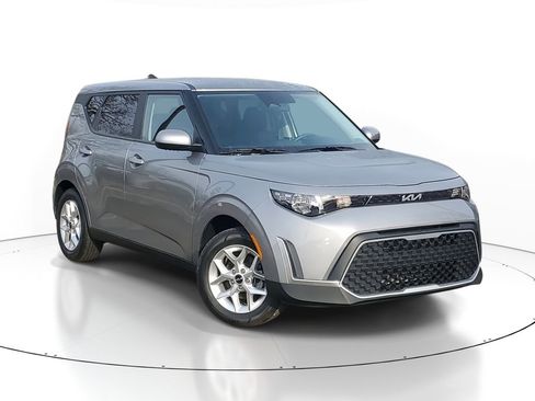 Used 2025 Kia Soul LX w/ LX Technology Package image 1