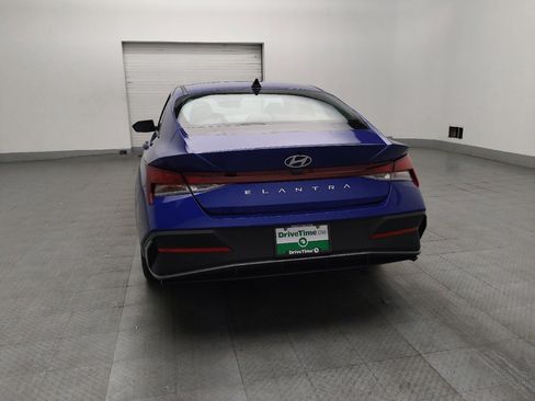Used 2024 Hyundai Elantra SE FWD image 6