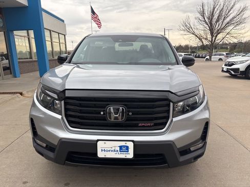 Used 2023 Honda Ridgeline Sport image 2