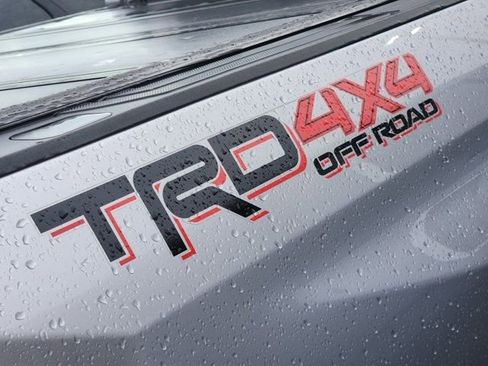 Used 2018 Toyota Tundra SR5 w/ TRD Off Road Package image 18