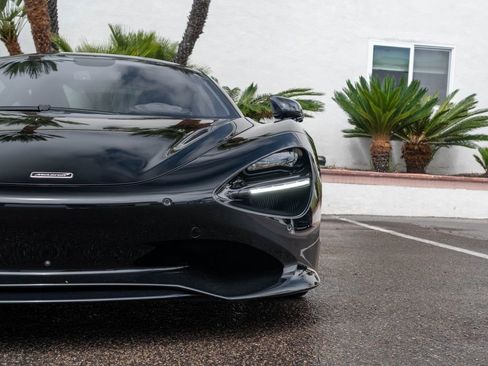 Used 2024 McLaren 750S RWD image 6
