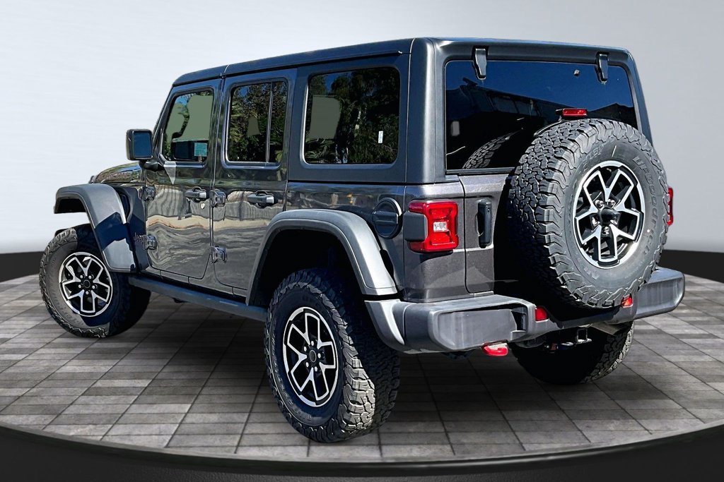 Used 2025 Jeep Wrangler Unlimited Rubicon w/ Convenience Group AWD/4WD image 21