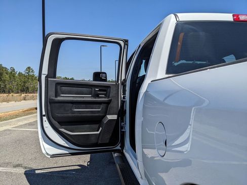 Used 2024 RAM 2500 Tradesman w/ Chrome Appearance Group image 47