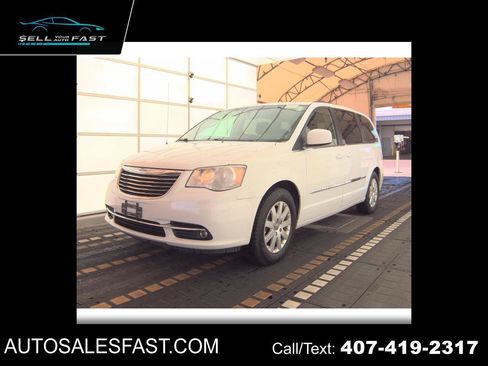 Used 2016 Chrysler Town & Country Touring w/ Driver Convenience Group image 1