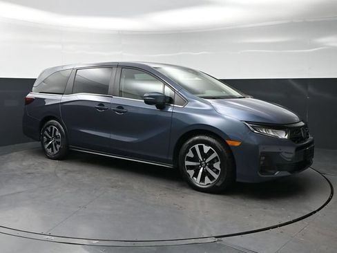 Certified 2025 Honda Odyssey EX-L image 3