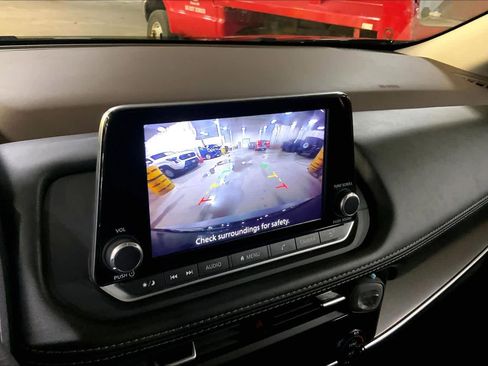 Used 2023 Nissan Rogue SV image 27