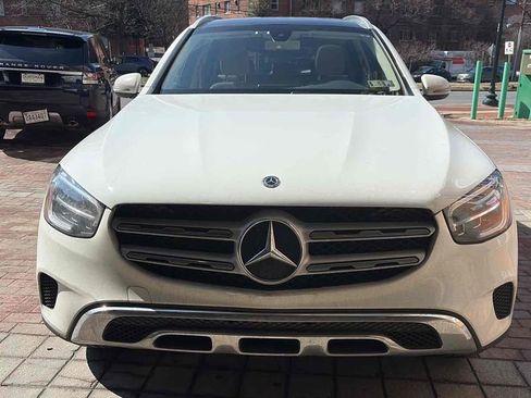 Used 2020 Mercedes-Benz GLC 300 4MATIC image 2