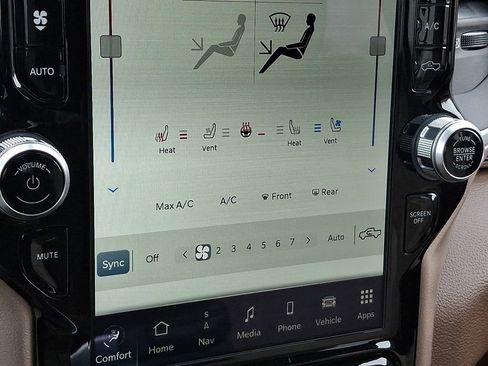 Used 2022 RAM 3500 Laramie image 27