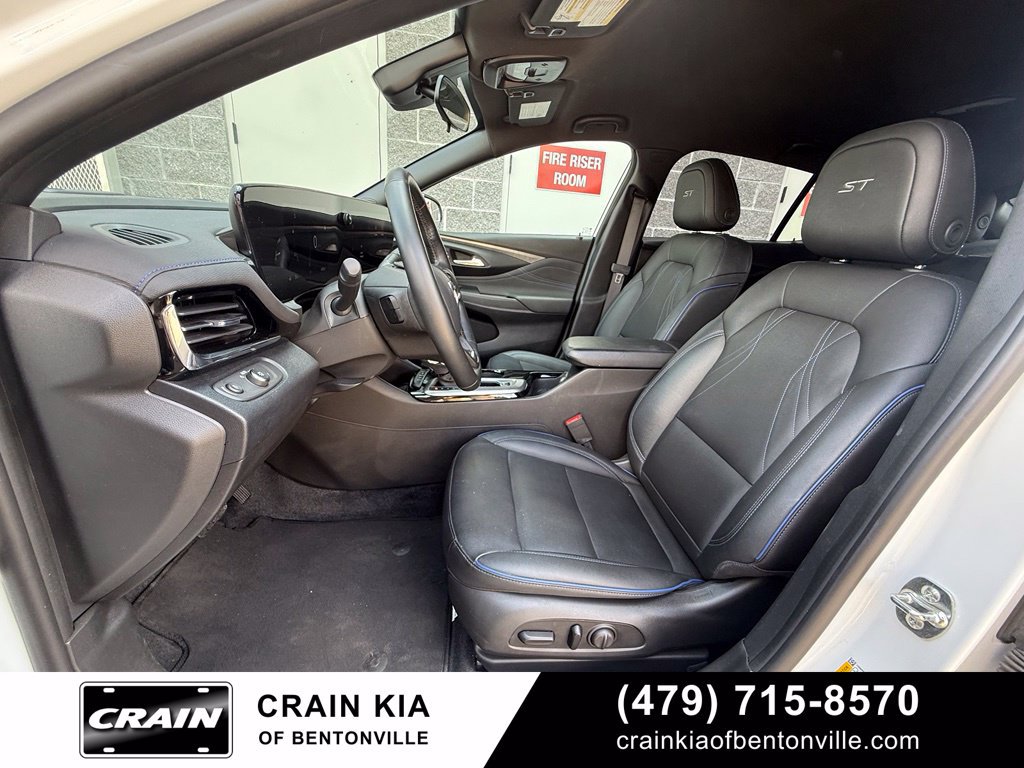 Used 2025 Buick Envista Sport Touring w/ Convenience I Package FWD image 21
