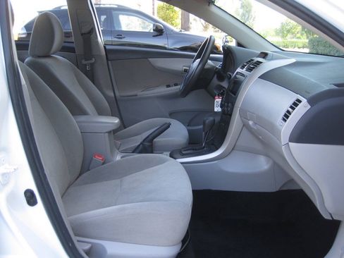 Used 2013 Toyota Corolla L FWD image 22