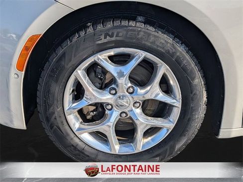 Used 2017 Chrysler Pacifica Limited w/ UConnect Theater Package image 32