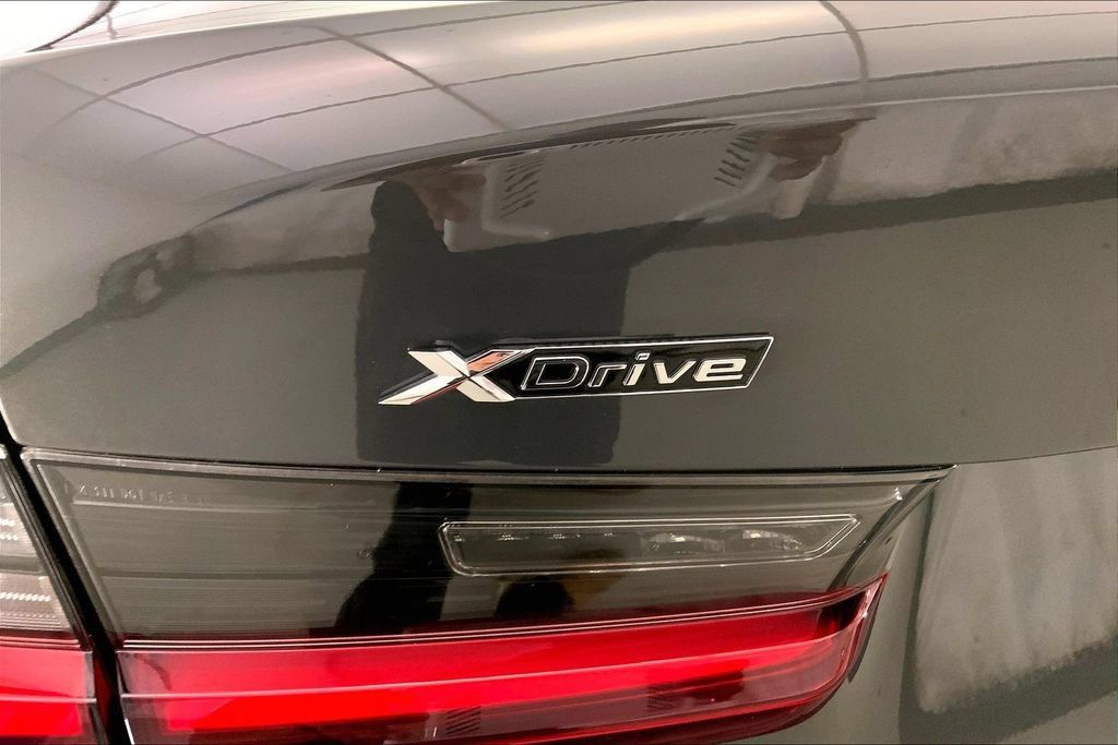 Certified 2023 BMW 330i xDrive Sedan w/ Premium Package AWD/4WD image 30