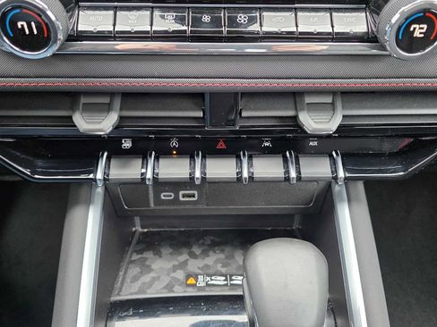 Certified 2024 Chevrolet Colorado Z71 w/ LPO, Dark Essentials Package AWD/4WD image 28