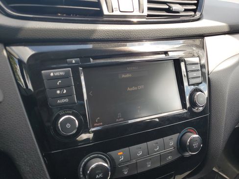 Used 2020 Nissan Rogue Sport S image 30