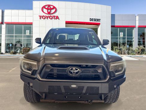 Used 2014 Toyota Tacoma PreRunner w/ TRD Sport Package RWD image 2