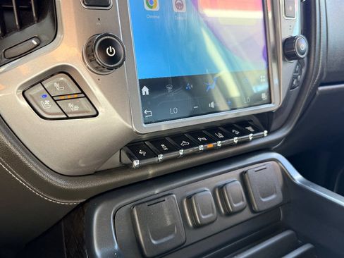 Used 2016 GMC Sierra 2500 Denali w/ Duramax Plus Package AWD/4WD image 32