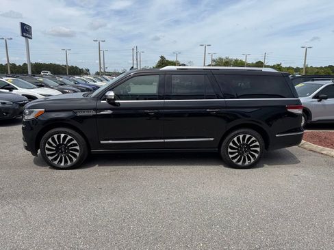 Used 2023 Lincoln Navigator L Black Label AWD/4WD image 11