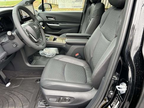New 2026 Toyota Sienna Limited FWD image 16