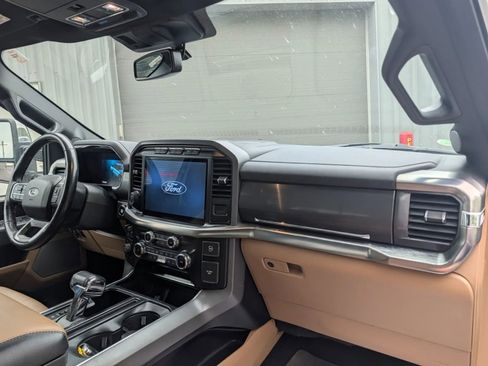 Used 2022 Ford F150 Lariat w/ Max Trailer Tow Package image 11