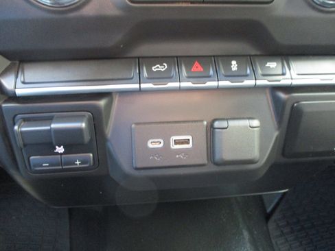 Used 2021 GMC Sierra 1500 2WD Double Cab w/ Sierra Value Package image 12