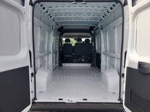 New 2026 RAM ProMaster 2500 image 9