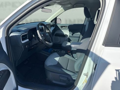 Used 2025 Ford Maverick XLT w/ Equipment Group 302A image 9