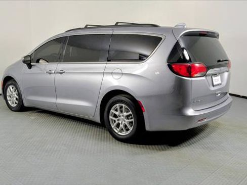 Used 2020 Chrysler Voyager Lxi image 4