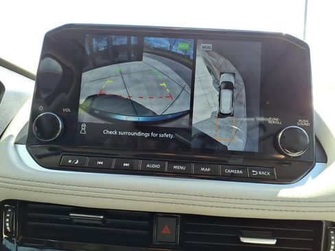 Used 2022 Nissan Rogue SL w/ SL Premium Package image 21