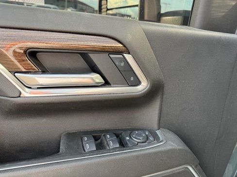 Used 2025 Chevrolet Silverado 2500 LT image 16