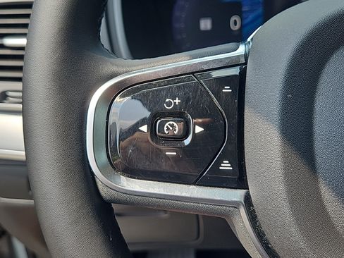 Used 2024 Volvo XC90 B5 Core w/ Climate Package AWD/4WD image 18
