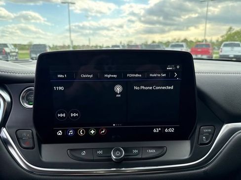 Used 2025 Chevrolet Blazer LT w/ LPO, 'HIT The Road' Package FWD image 27
