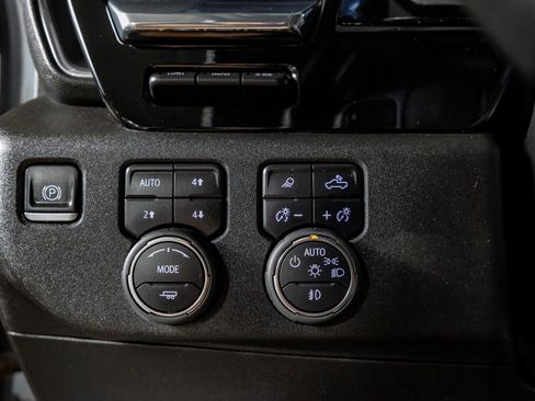 Used 2025 Chevrolet Silverado 2500 LTZ w/ LTZ Premium Package AWD/4WD image 26