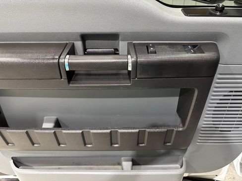 Used 2015 Ford F250 XL w/ Power Equipment Group image 16