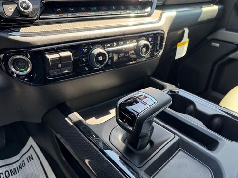 New 2025 Chevrolet Silverado 1500 ZR2 w/ Technology Package AWD/4WD image 18