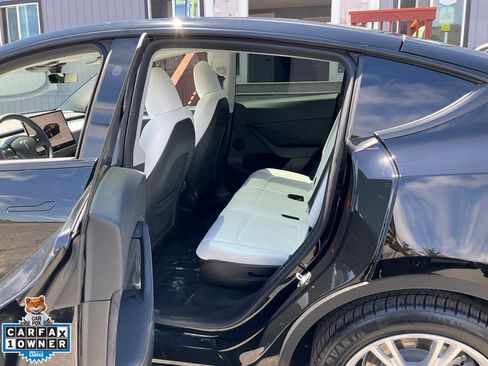 Used 2023 Tesla Model Y Long Range AWD/4WD image 26