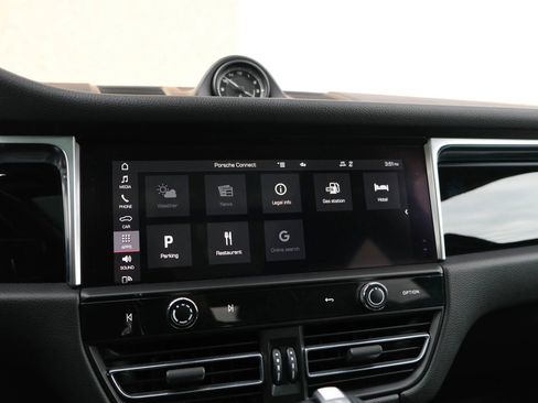 Used 2022 Porsche Macan w/ Premium Package Plus AWD/4WD image 41