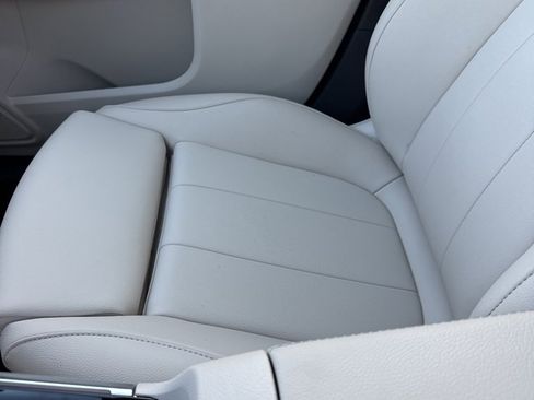 Used 2023 Mercedes-Benz GLA 250 4MATIC image 7