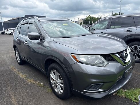 Used 2016 Nissan Rogue SV w/ SV Premium Package AWD/4WD image 2