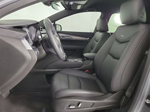 Used 2023 Cadillac XT5 Luxury image 16