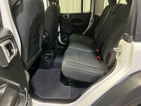 Used 2018 Jeep Wrangler Unlimited Sport S image 24