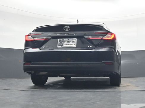 Used 2025 Toyota Camry LE w/ Convenience Package image 22