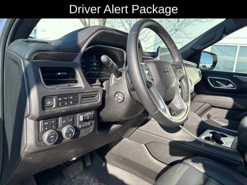 Used 2023 Chevrolet Suburban Z71 w/ Z71 Off-Road Package image 9