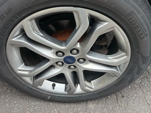 Used 2015 Ford Edge Titanium image 27