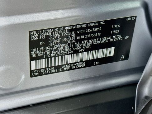 Used 2019 Toyota RAV4 XLE Premium FWD image 40