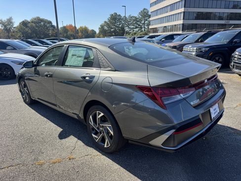 New 2025 Hyundai Elantra Limited w/ Cargo Package image 7