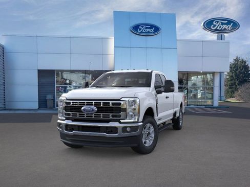 New 2026 Ford F350 XLT image 2