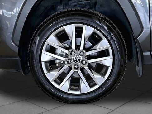Used 2023 Toyota RAV4 XLE Premium FWD image 10