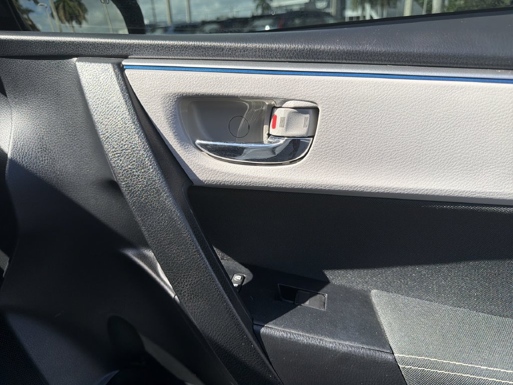 Used 2016 Toyota Corolla LE FWD image 39