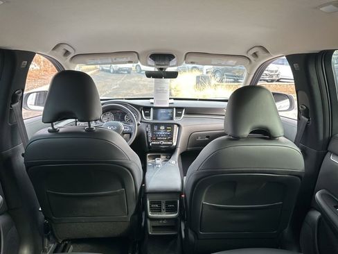 Certified 2025 INFINITI QX50 Pure image 31