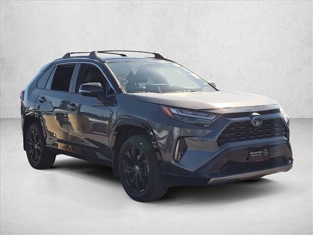 Used 2023 Toyota RAV4 XSE AWD/4WD image 3